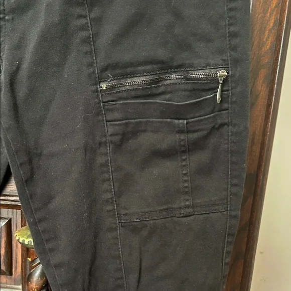 UNIONBAY Black Utility Cargo Pants - Picture 4 of 10